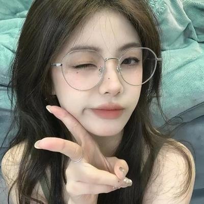 手提箱女郎